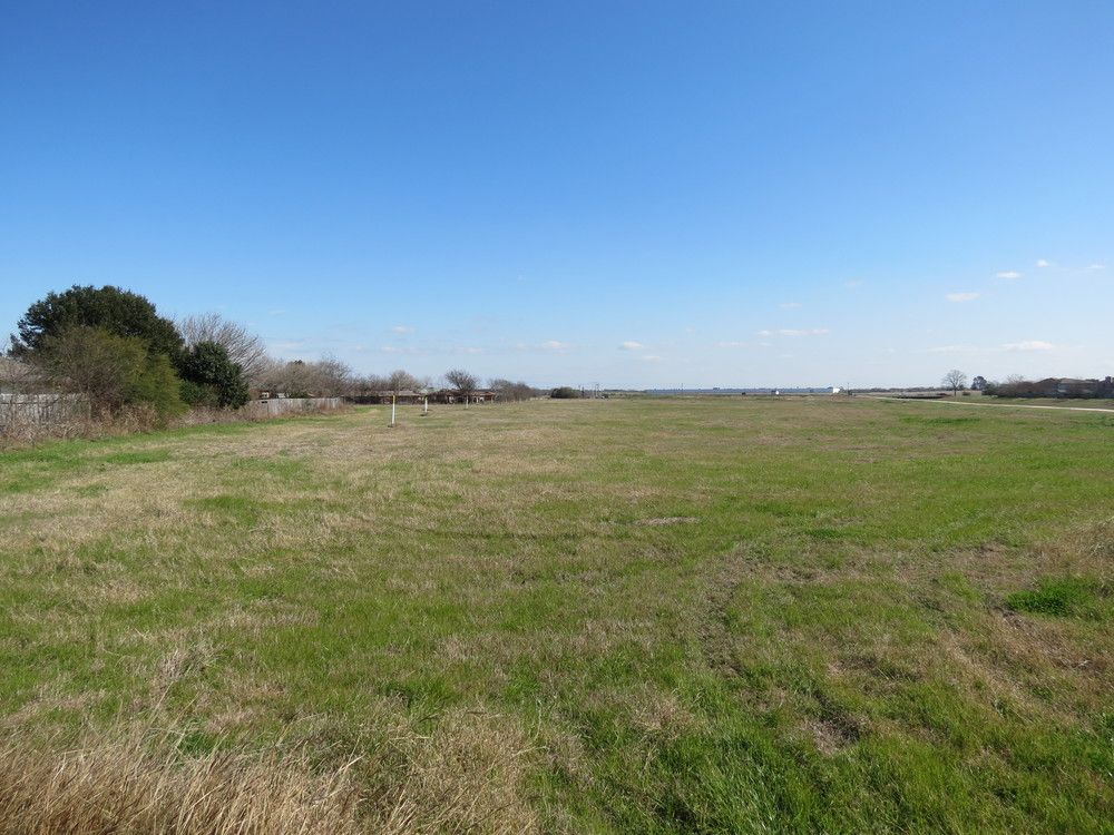 Great Multifamily Site on FM 725 Near IH 35 : 1609 McQueeney Road, New Braunfels, TX 78130